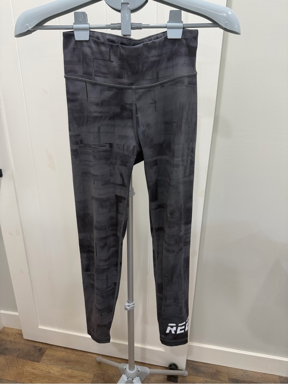 Reebok Black Patterned Speedwick Athletic Leggings with Ankle Logo